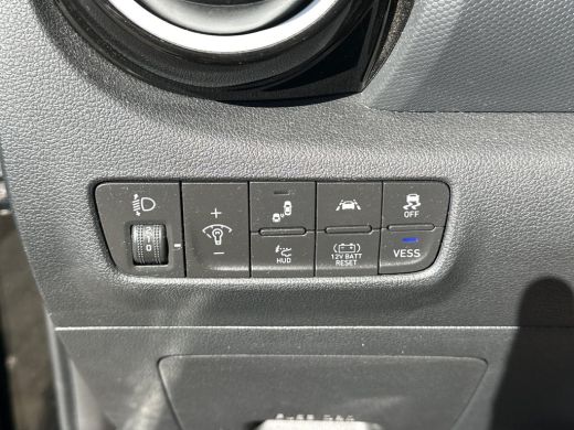 Hyundai Kona 1.6 GDI HEV Fashion | NL-AUTO! | CAMERA | ADAPTIVE CRUISE | TREKHAAK | DODE HOEK | ALL SEASON | D... ActivLease financial lease