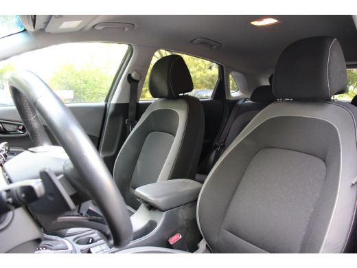 Hyundai Kona 1.6 GDI HEV Fashion | NL-AUTO! | CAMERA | ADAPTIVE CRUISE | TREKHAAK | DODE HOEK | ALL SEASON | D... ActivLease financial lease