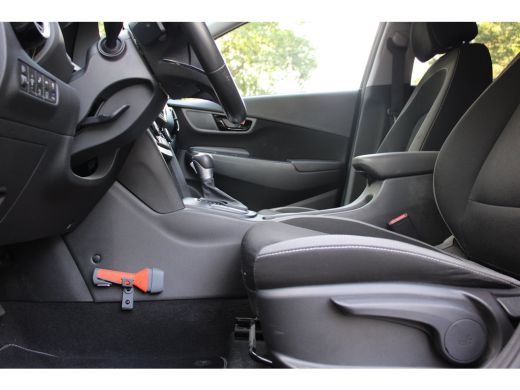 Hyundai Kona 1.6 GDI HEV Fashion | NL-AUTO! | CAMERA | ADAPTIVE CRUISE | TREKHAAK | DODE HOEK | ALL SEASON | D... ActivLease financial lease