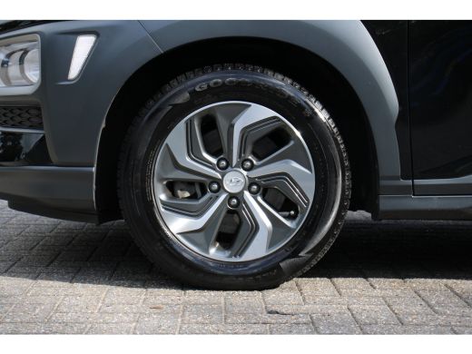 Hyundai Kona 1.6 GDI HEV Fashion | NL-AUTO! | CAMERA | ADAPTIVE CRUISE | TREKHAAK | DODE HOEK | ALL SEASON | D... ActivLease financial lease