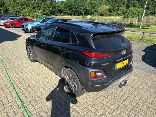 Hyundai Kona 1.6 GDI HEV Fashion | NL-AUTO! | CAMERA | ADAPTIVE CRUISE | TREKHAAK | DODE HOEK | ALL SEASON | D... ActivLease financial lease