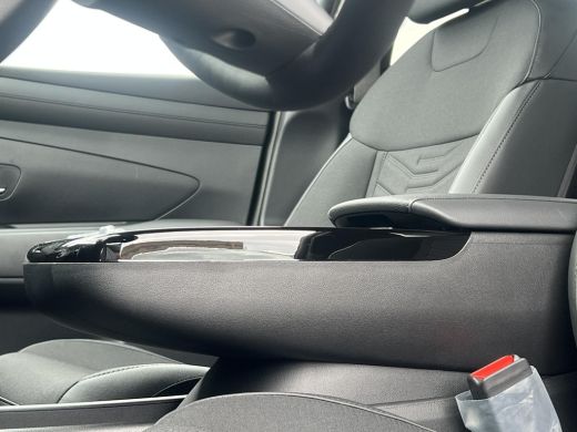Hyundai Tucson 1.6 T-GDI PHEV Pure Edition | Uit voorraad leverbaar! | Stoel en stuur verwarming | Navigatie| Zw... ActivLease financial lease