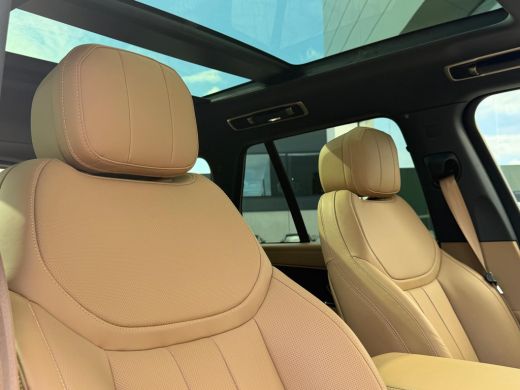 Land Rover Range Rover P460e HSE | Vierwielsturing | Shadow Pack | Pano | Head-up | Softclose | 4-Zone climate ActivLease financial lease