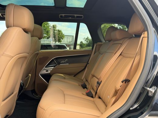Land Rover Range Rover P460e HSE | Vierwielsturing | Shadow Pack | Pano | Head-up | Softclose | 4-Zone climate ActivLease financial lease
