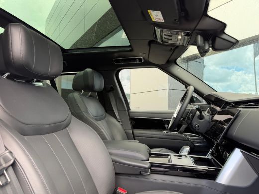 Land Rover Range Rover P550e Autobiography | Vierwielsturing | Shadow Pack | El.trekhaak | Softclose | Lederen hemel | H... ActivLease financial lease
