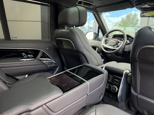 Land Rover Range Rover P550e Autobiography | Vierwielsturing | Shadow Pack | El.trekhaak | Softclose | Lederen hemel | H... ActivLease financial lease