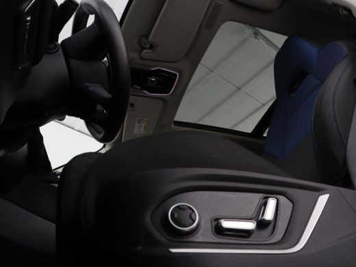 Lynk & Co 01 1.5 Plug In | SOH 91,6% | Panoramadak | Infinity by Harman | 360 Camera | Adaptive cruise | Stoel... ActivLease financial lease