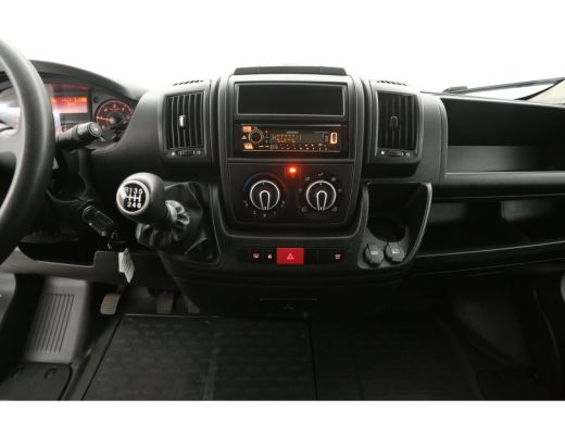 Opel Movano 2.2D 140PK 3.5t | Bakwagen | Laadklep | Camera | Airco | Cruise | 3 Zits | Laadbak ActivLease financial lease