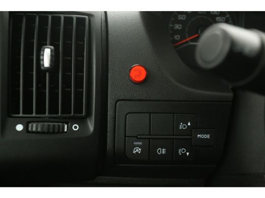 Opel Movano 2.2D 140PK 3.5t | Bakwagen | Laadklep | Camera | Airco | Cruise | 3 Zits | Laadbak ActivLease financial lease