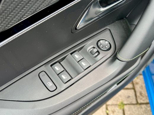 Peugeot 2008 1.2 Hybrid 136 GT | Cruise Control | Achteruitrij Camera ActivLease financial lease