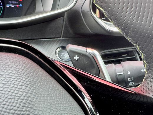 Peugeot 2008 1.2 Hybrid 136 GT | Cruise Control | Achteruitrij Camera ActivLease financial lease