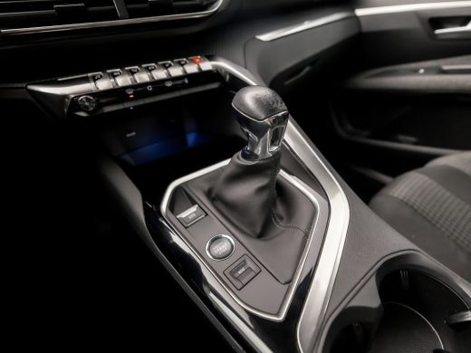 Peugeot 3008 1.2 PureTech Sport (APPLE CARPLAY, GROOT NAVI, KEYLESS, GETINT GLAS, 360 CAMERA, SPORTSTOELEN, CR... ActivLease financial lease