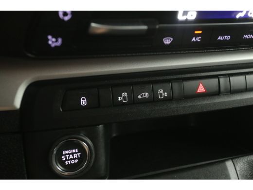 Peugeot Expert 2.0 BlueHDI 177PK L3H1 | Automaat | Clima | Camera | Cruise | 3 Zits | HuD | Carplay | 2xSchuifde... ActivLease financial lease
