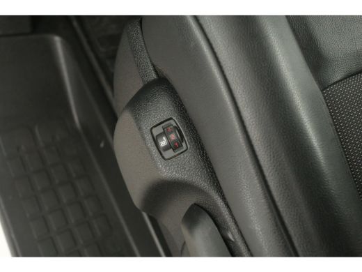 Peugeot Expert 2.0 BlueHDI 177PK L3H1 | Automaat | Clima | Camera | Cruise | 3 Zits | HuD | Carplay | 2xSchuifde... ActivLease financial lease