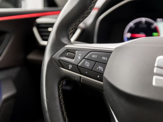 Seat Leon 1.4 TSI eHybrid PHEV Xcellence Sport 204Pk Automaat (PANORAMADAK, APPLE CARPLAY, GROOT NAVI, CAME... ActivLease financial lease
