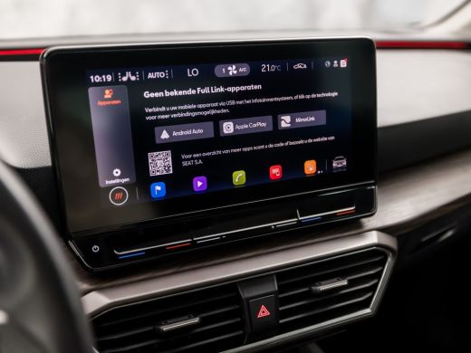 Seat Leon 1.4 TSI eHybrid PHEV Xcellence Sport 204Pk Automaat (PANORAMADAK, APPLE CARPLAY, GROOT NAVI, CAME... ActivLease financial lease