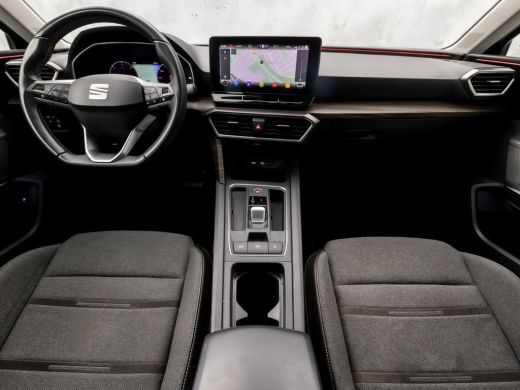 Seat Leon 1.4 TSI eHybrid PHEV Xcellence Sport 204Pk Automaat (PANORAMADAK, APPLE CARPLAY, GROOT NAVI, CAME... ActivLease financial lease