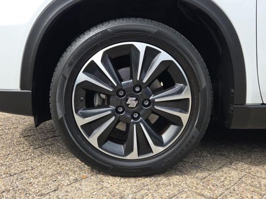 Suzuki Vitara 1.4 Boosterjet Style Smart Hybrid | Panorama dak | Trekhaak | Apple CarPlay | Rijklaar incl. gara... ActivLease financial lease
