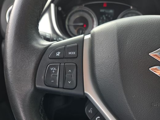 Suzuki Vitara 1.4 Boosterjet Style Smart Hybrid | Panorama dak | Trekhaak | Apple CarPlay | Rijklaar incl. gara... ActivLease financial lease
