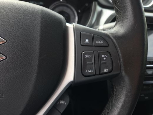 Suzuki Vitara 1.4 Boosterjet Style Smart Hybrid | Panorama dak | Trekhaak | Apple CarPlay | Rijklaar incl. gara... ActivLease financial lease