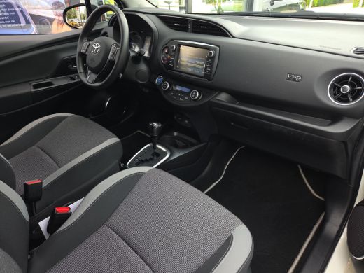 Toyota Yaris 1.5 Hybrid Y20 Exclusive Edition | Navigatie | LM Velgen | Rijklaar incl. garantie | ActivLease financial lease