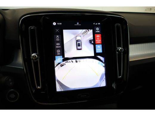 Volvo  XC40 B4 200PK Black Edition Plus | Achterbank verwarmd | Afwijkende dakkleur | Apple Carplay/Android A... ActivLease financial lease
