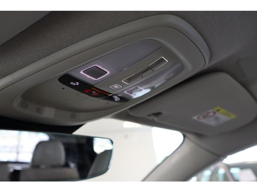 Volvo  XC40 2.0 B4 Plus Dark | Achterbank verwarmd | All seasonbanden | Apple Carplay/Android Auto|telefoonin... ActivLease financial lease