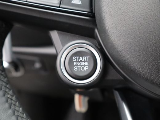 Alfa Romeo Tonale 1.5T Hybrid Veloce Lederen Bekleding | Adaptieve Cruise Control | Elektrische Stoelen | Stoelverw... ActivLease financial lease