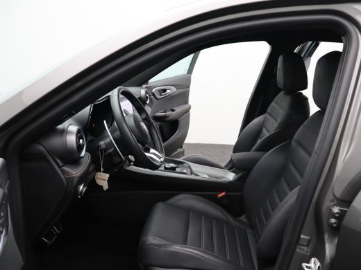 Alfa Romeo Tonale 1.5T Hybrid Veloce Lederen Bekleding | Adaptieve Cruise Control | Elektrische Stoelen | Stoelverw... ActivLease financial lease