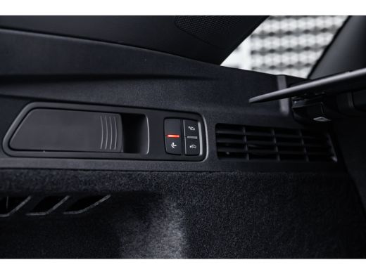 Audi Q5 S edition competition | Audi virtual cockpit | Hemelbekleding in zwart | Navigatie plus ActivLease financial lease