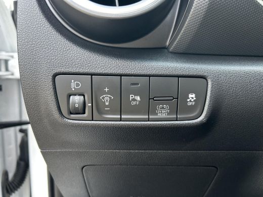 Hyundai Kona 1.6 GDI HEV Comfort Smart | Apple Carplay/Android Auto | Achteruitrijcamera | Parkeersensoren | K... ActivLease financial lease