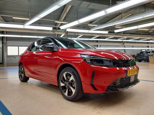 Opel Corsa-e GS 50 kWh 3 Fase | Navigatie | Achteruitrijcamera | Dodehoek-Detectie | Warmtepomp | !! ActivLease financial lease