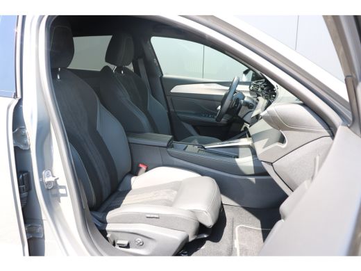 Peugeot 408 GT Avantage 58 kWh | Camera | Winterpakket | Navi | Warmtepomp | Leder/alcantara | Keyless | ActivLease financial lease