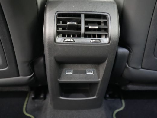 Peugeot 408 GT Avantage 58 kWh | Camera | Winterpakket | Navi | Warmtepomp | Leder/alcantara | Keyless | ActivLease financial lease