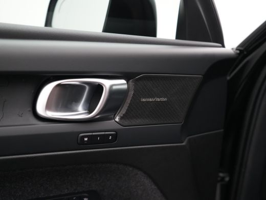 Volvo  EX40 Single Extended Plus Black Edition Europa 82 kWh | Panoramadak | Harman/Kardon | Elek stoelen | C... ActivLease financial lease