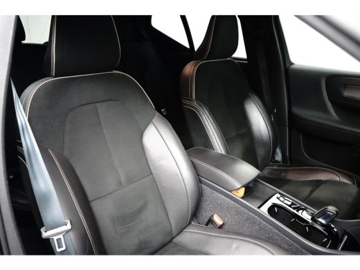 Volvo  XC40 1.5 T5 Recharge R-Design 262pk | Pano | Stoelverwarming | Camera | Apple Carplay ActivLease financial lease