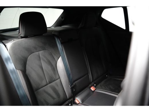 Volvo  XC40 1.5 T5 Recharge R-Design 262pk | Pano | Stoelverwarming | Camera | Apple Carplay ActivLease financial lease