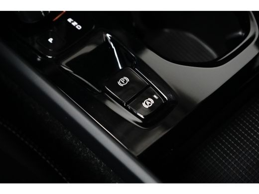 Volvo  XC40 1.5 T5 Recharge R-Design 262pk | Pano | Stoelverwarming | Camera | Apple Carplay ActivLease financial lease