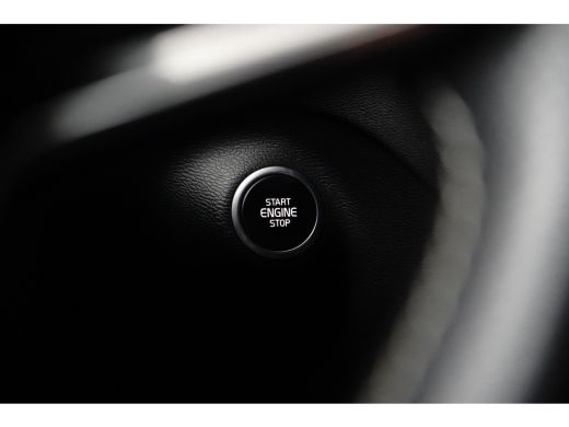 Volvo  XC40 1.5 T5 Recharge R-Design 262pk | Pano | Stoelverwarming | Camera | Apple Carplay ActivLease financial lease
