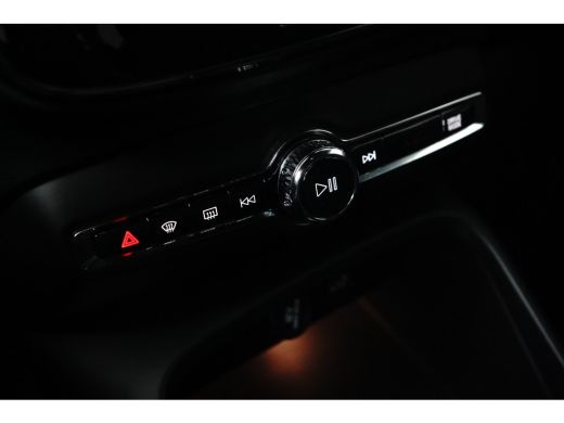 Volvo  XC40 1.5 T5 Recharge R-Design 262pk | Pano | Stoelverwarming | Camera | Apple Carplay ActivLease financial lease