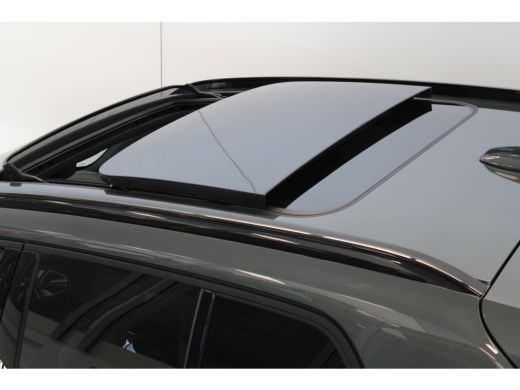 Volvo  XC40 B4 197PK Plus Dark | 360&deg; | Panoramadak | Getint Glas | HK Audio ActivLease financial lease
