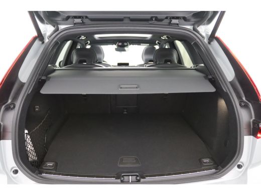Volvo  XC60 T6 Plug-in hybrid AWD Plus Black Edition | Panoramadak | 360 Camera | Head-up Display | Harman Ka... ActivLease financial lease