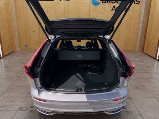 Volvo  XC60 T6 Ultra Dark Recharge Plug-In Hybrid AWD ActivLease financial lease