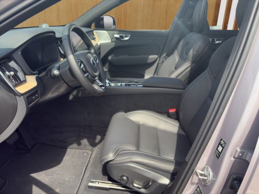 Volvo  XC60 T6 Ultra Dark Recharge Plug-In Hybrid AWD ActivLease financial lease