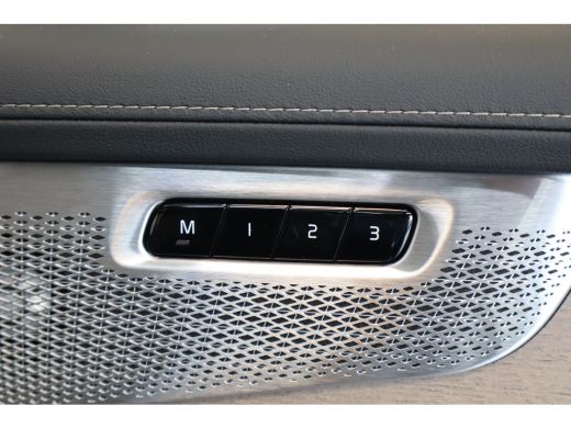 Volvo  XC90 T8 406PK AWD Ultra Dark Executive B&W | 22" | Luchtvering | Massage/ventilatie | Gelam. glas ActivLease financial lease