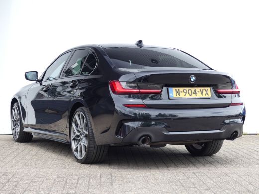 BMW 3 Serie 330e High Executive | M SPORT | TREKHAAK | ADAPTIVE CRUISE | CAMERA | DODEHOEKDETECTIE | PARKEERS... ActivLease financial lease