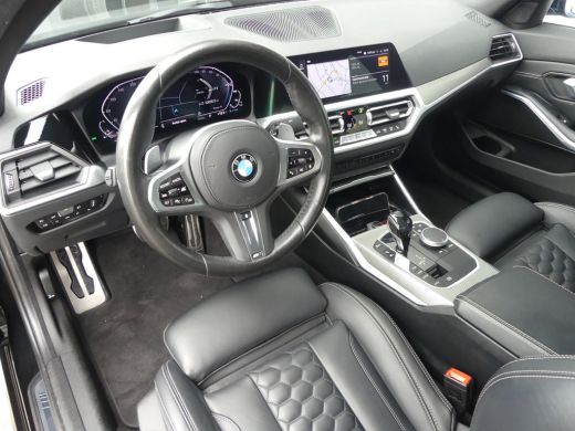 BMW 3 Serie 330e High Executive | M SPORT | TREKHAAK | ADAPTIVE CRUISE | CAMERA | DODEHOEKDETECTIE | PARKEERS... ActivLease financial lease