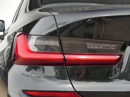 BMW 3 Serie 330e High Executive | M SPORT | TREKHAAK | ADAPTIVE CRUISE | CAMERA | DODEHOEKDETECTIE | PARKEERS... ActivLease financial lease