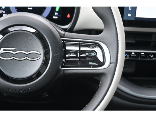 Fiat 500 1.0 Hybrid La Prima Demo-Deal! | Navigatie | JBL | Panoramadak | Stoelverwarming | Leder | !! ActivLease financial lease
