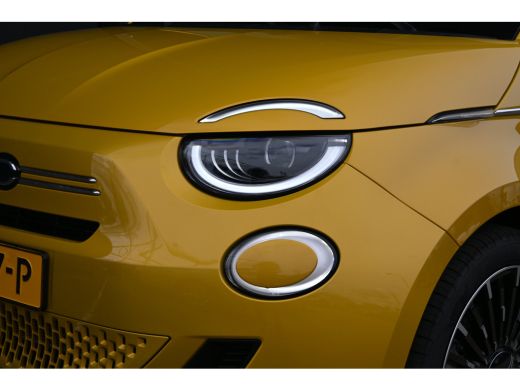 Fiat 500 1.0 Hybrid La Prima Demo-Deal! | Navigatie | JBL | Panoramadak | Stoelverwarming | Leder | !! ActivLease financial lease